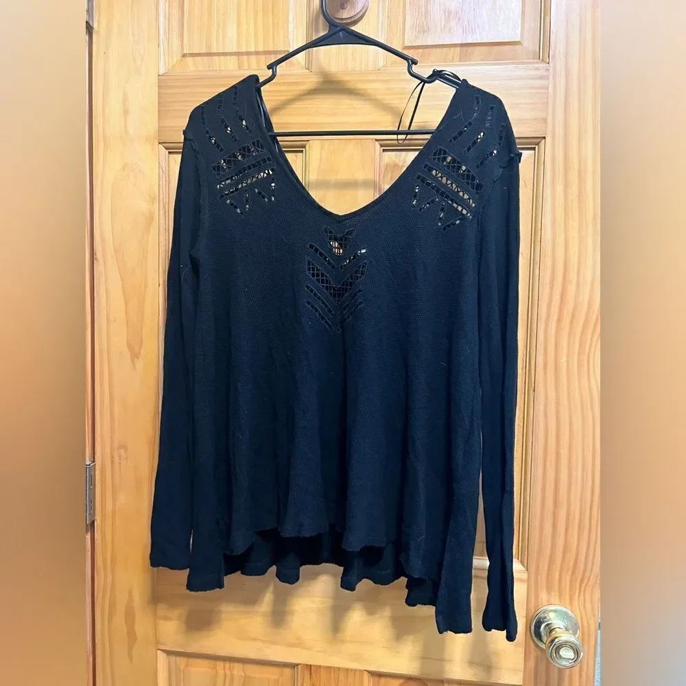 We the Free size XS black v neck sweater
